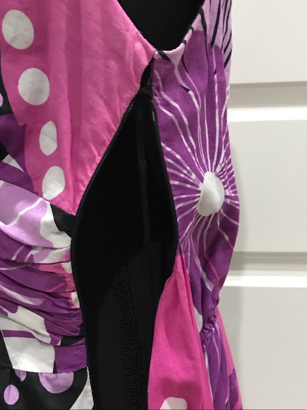 Sandra Darren Purple Floral V-Neck Midi Dress - Picture 4 of 12